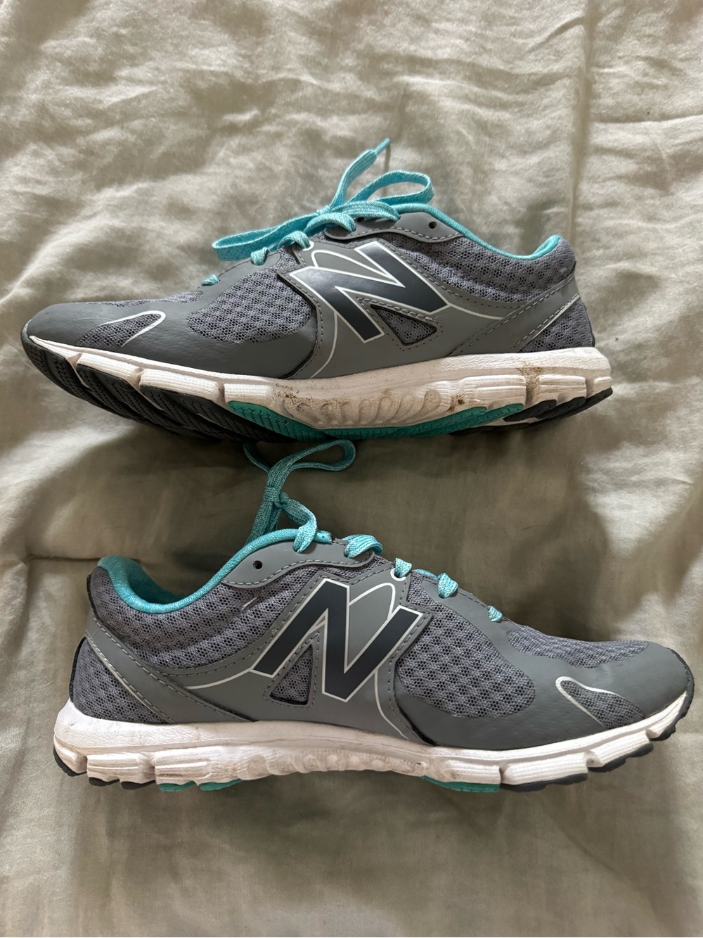 New Balance Women's Gray & Teal Athletic Running Sneakers